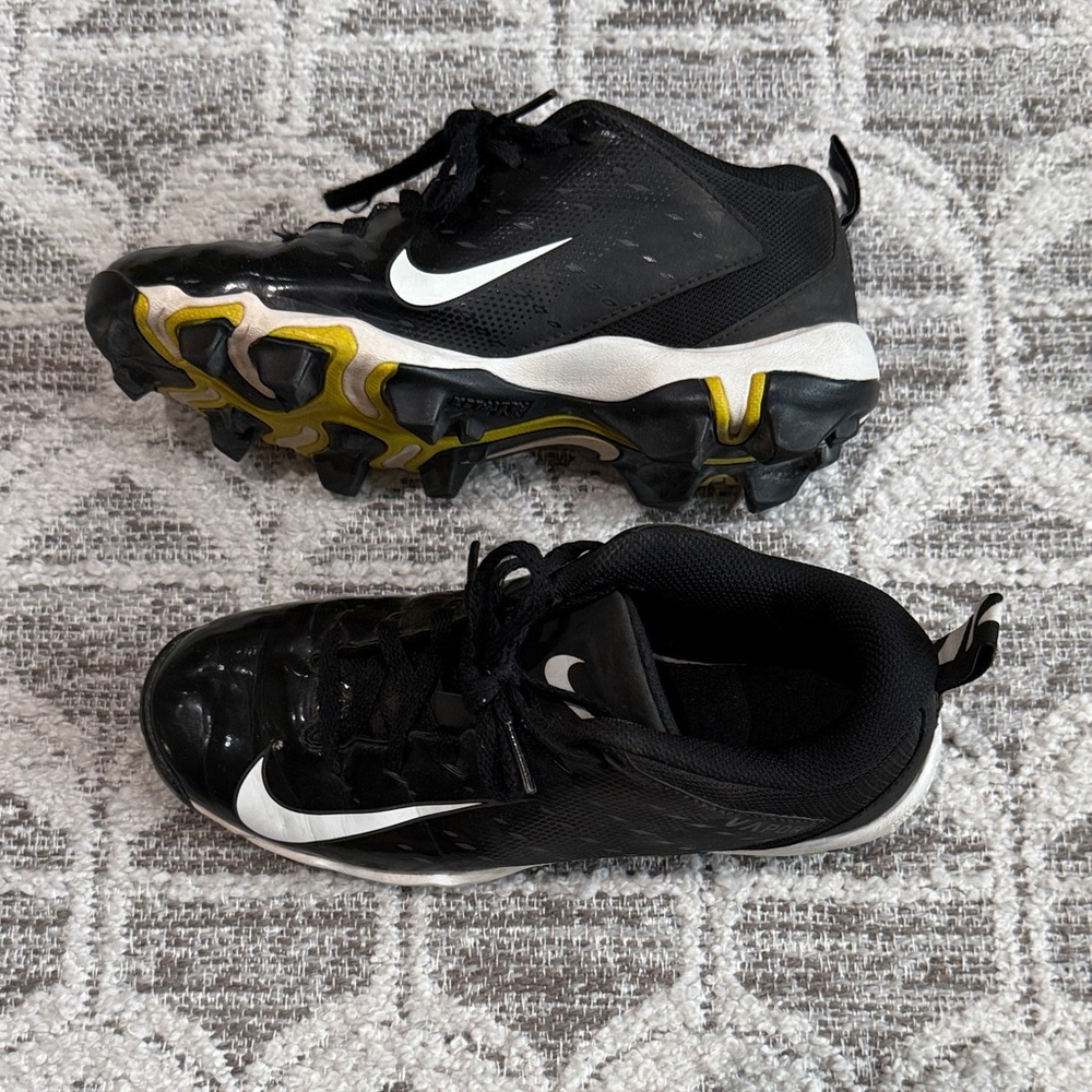 Nike Kids Black and Gold Sneakers